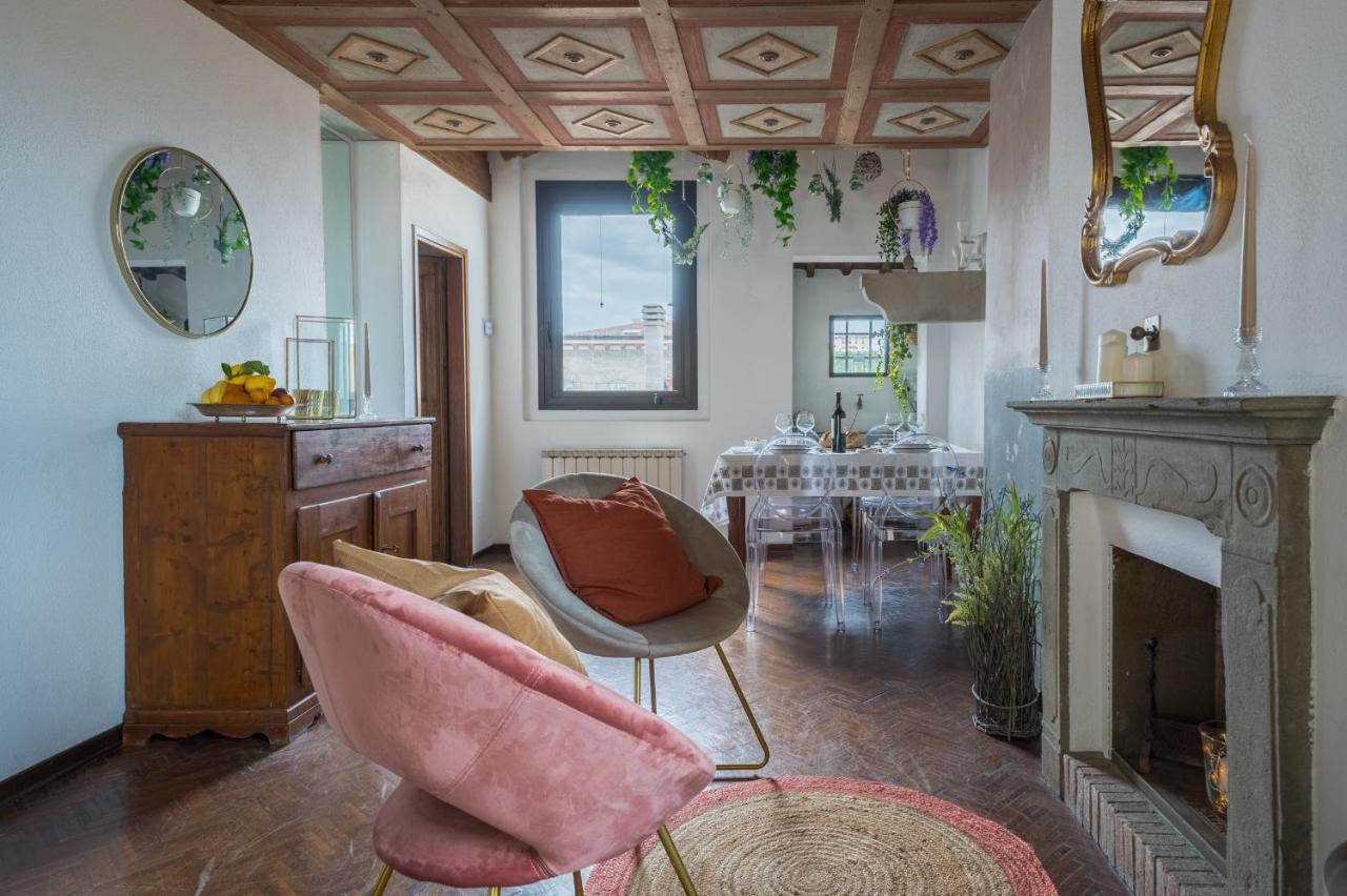 Florence Charming Apartments: Historic Attic in City Center Exterior photo